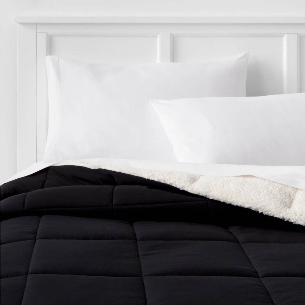 Room Essentials Faux Shearling Microfiber Reversible Comforter